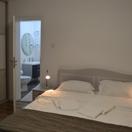 Victoria Plaza Two Bdr Apt Apartment Bucharest Luaran gambar