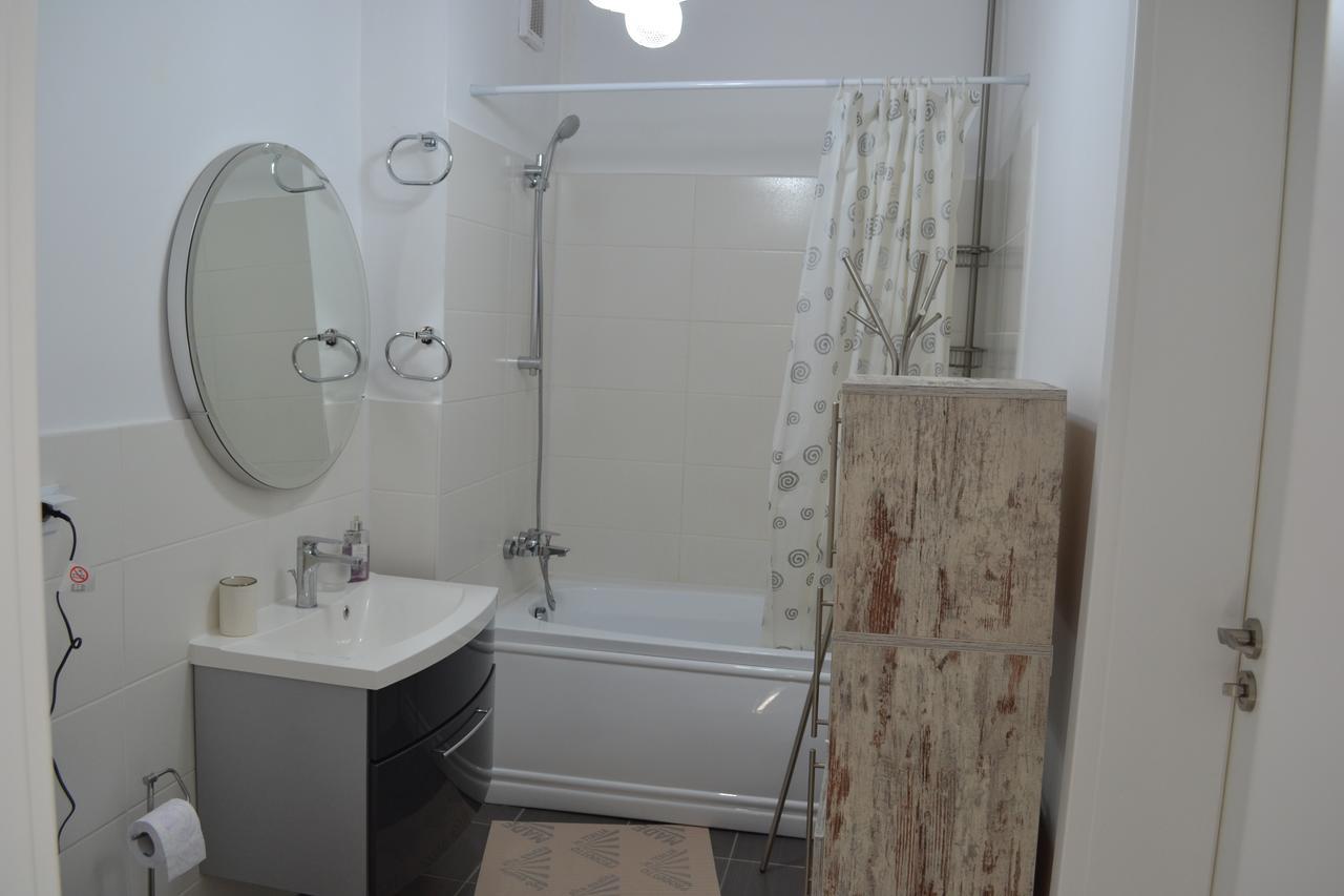 Victoria Plaza Two Bdr Apt Apartment Bucharest Luaran gambar